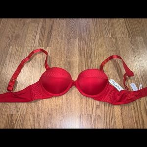 Red push up bra